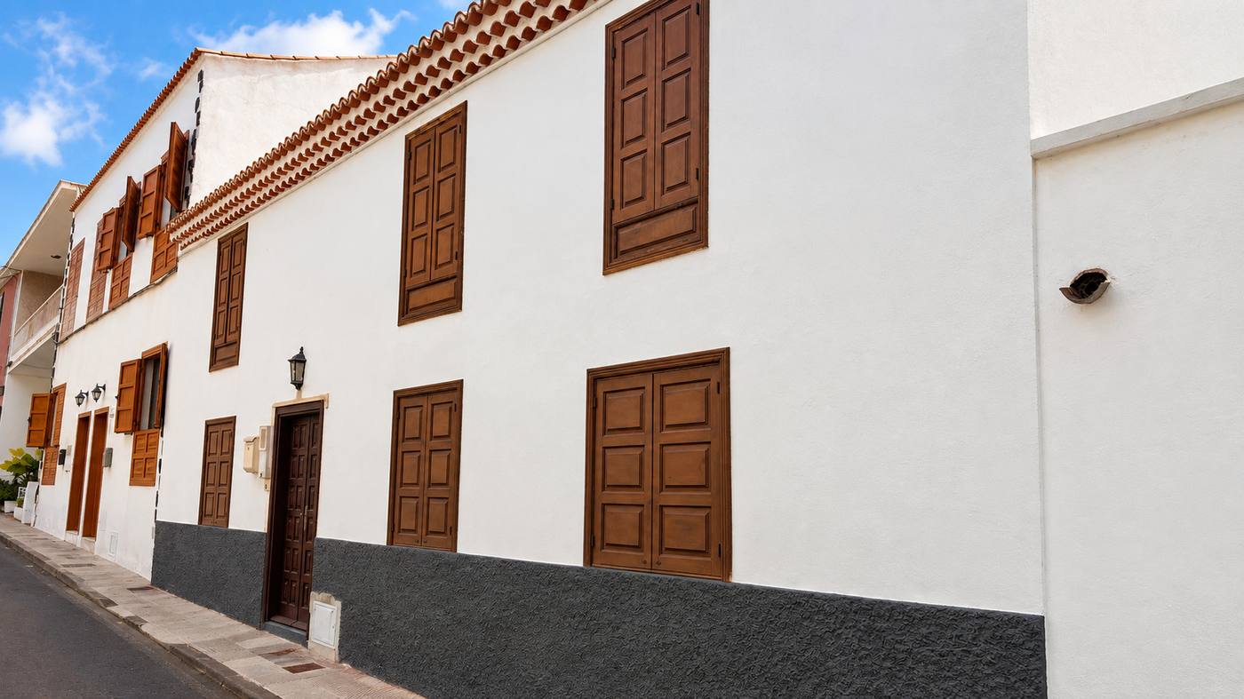 Canarian House of 1903 with Courtyard and Garden — 27