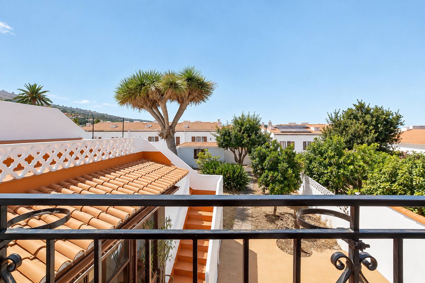 Canarian House of 1903 with Courtyard and Garden — 6