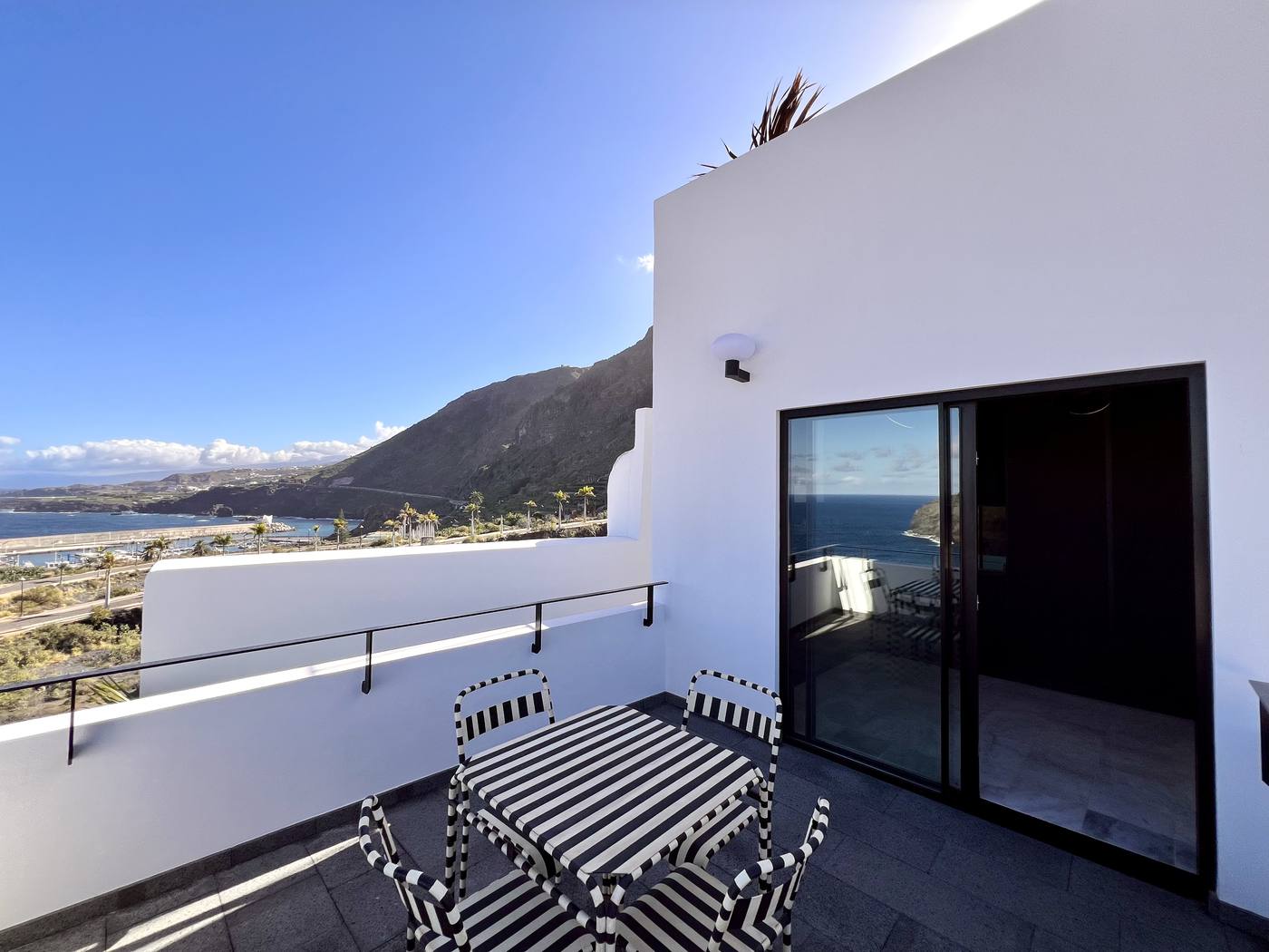 Renovated Townhouse with Pool — 19
