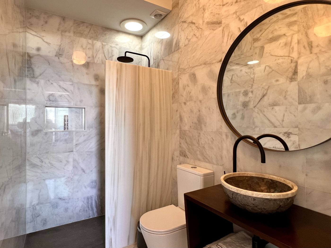 Renovated Townhouse with Pool — 26