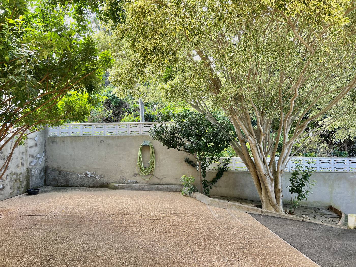Single-level Villa with Sea Views — 10