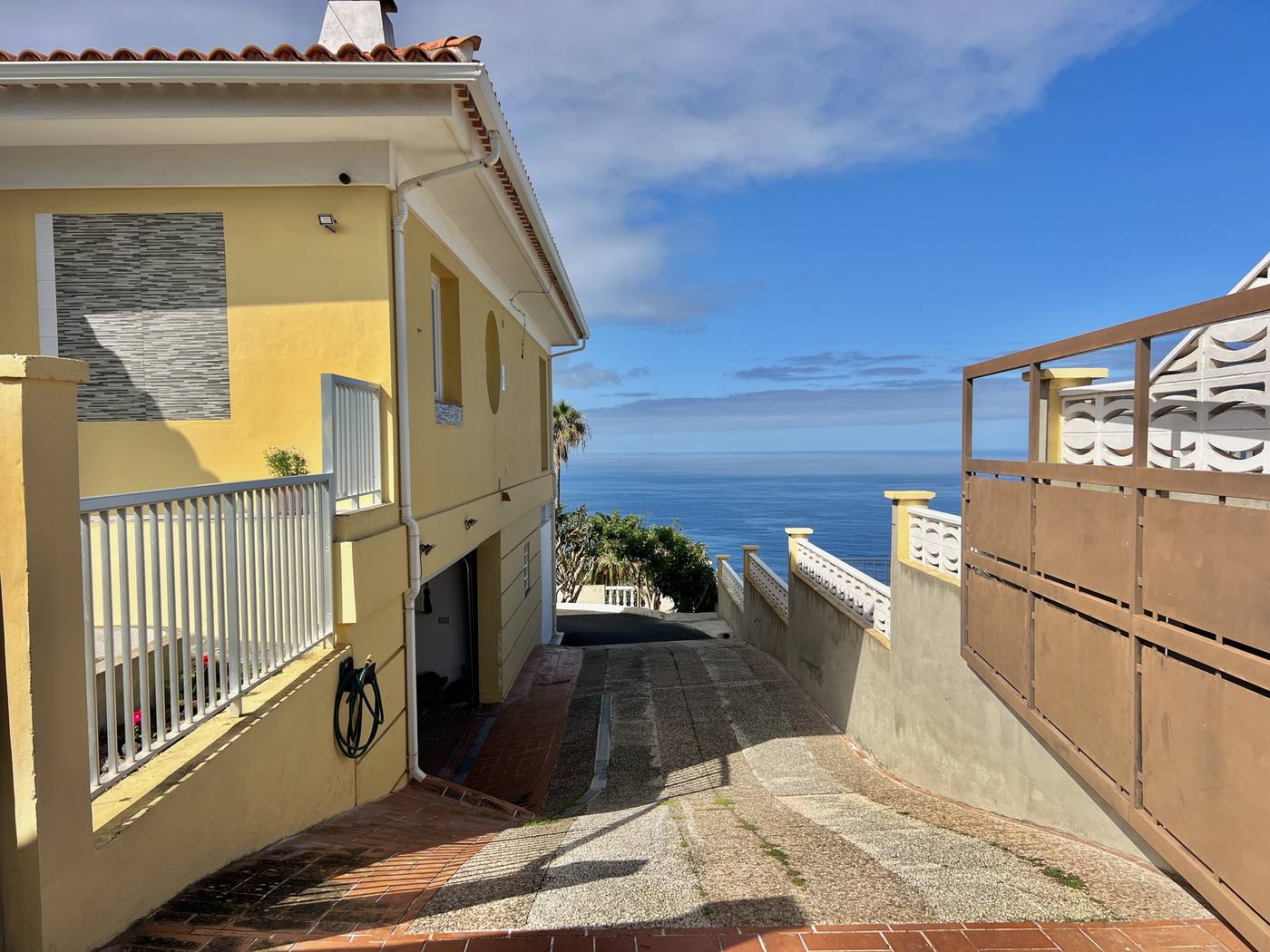 Single-level Villa with Sea Views — 13