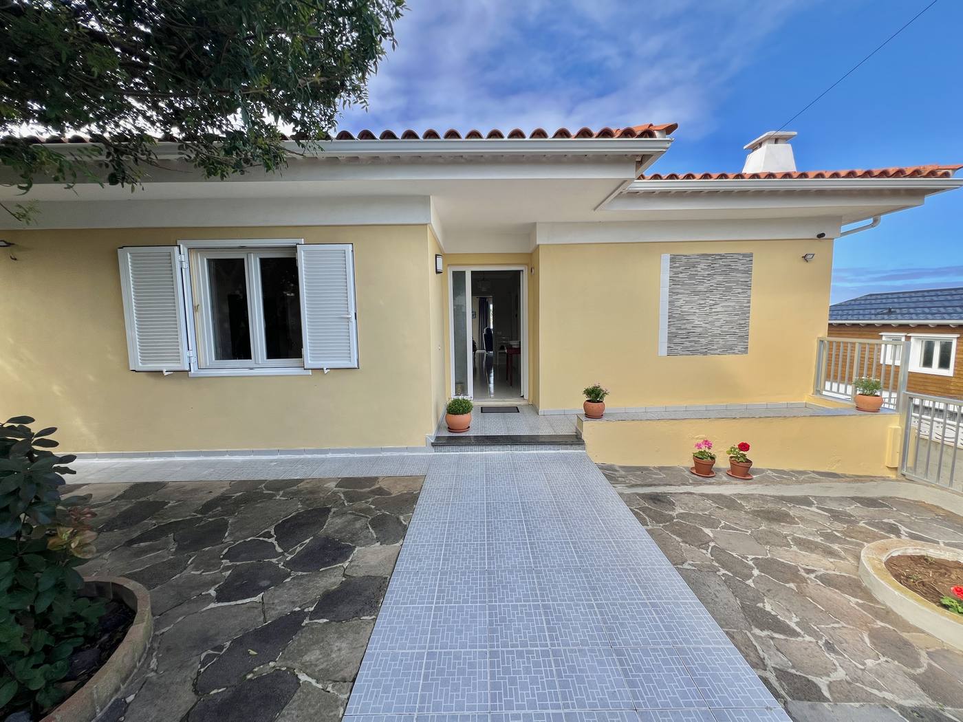 Single-level Villa with Sea Views — 19