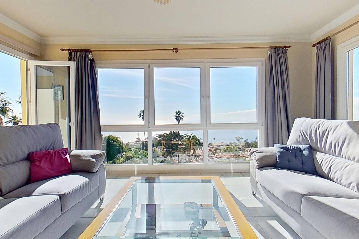 Single-level Villa with Sea Views — 25