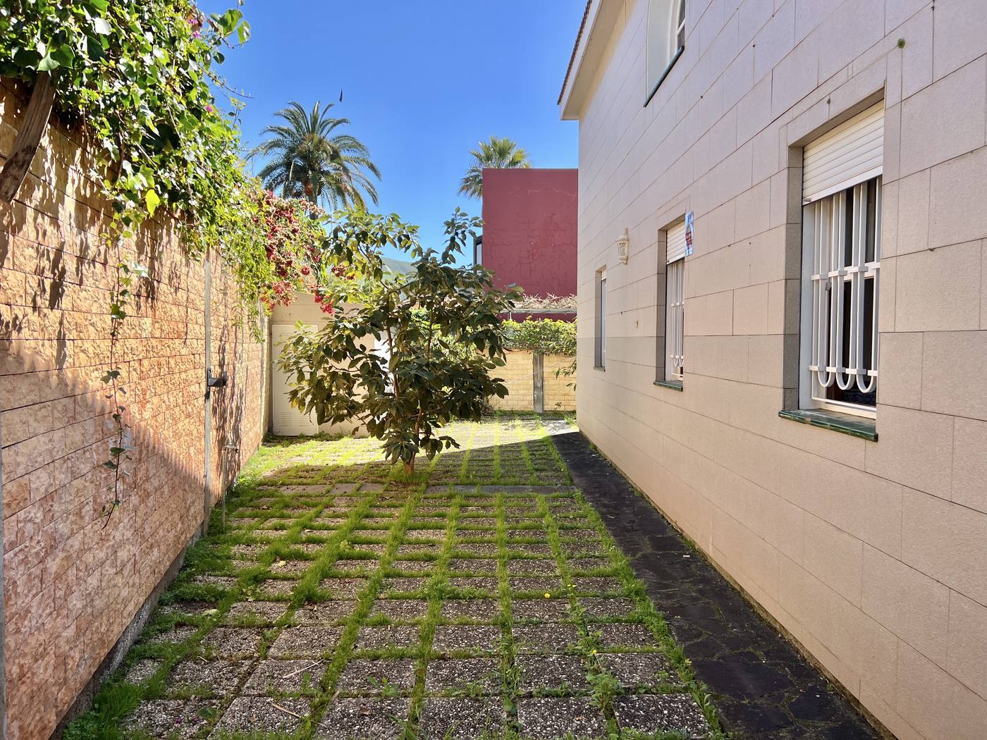 Energy-efficient Family Home — 34