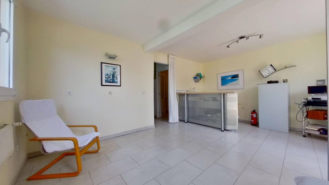 Garden Estate with Guest House — 10