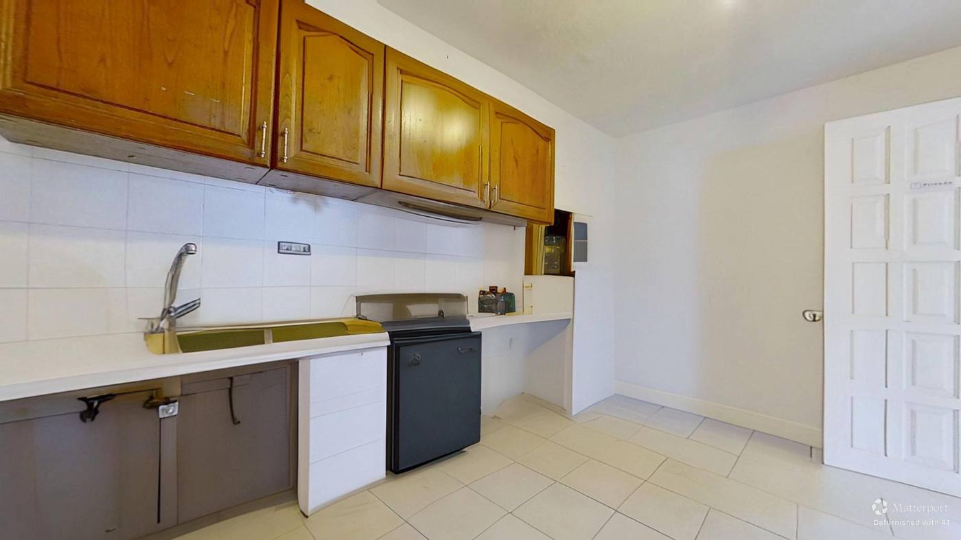 Garden Estate with Guest House — 11
