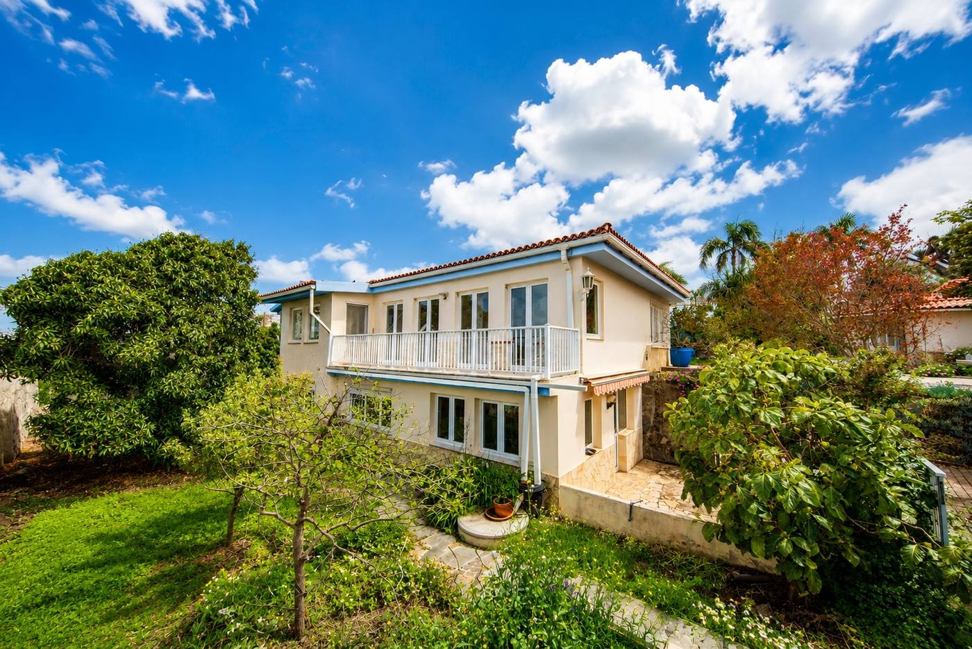 Garden Estate with Guest House — 13