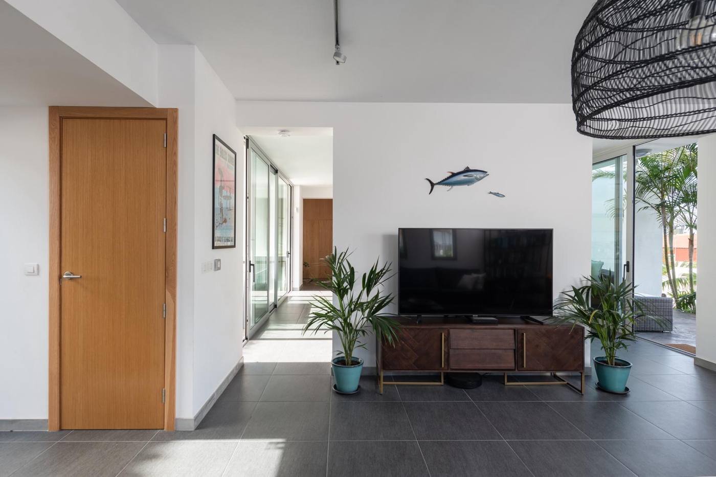 Modern Villa with 15-metre Pool — 18