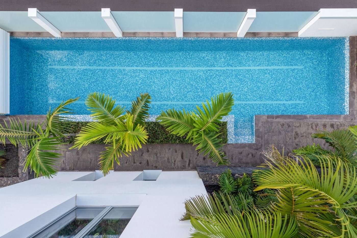 Modern Villa with 15-metre Pool — 47