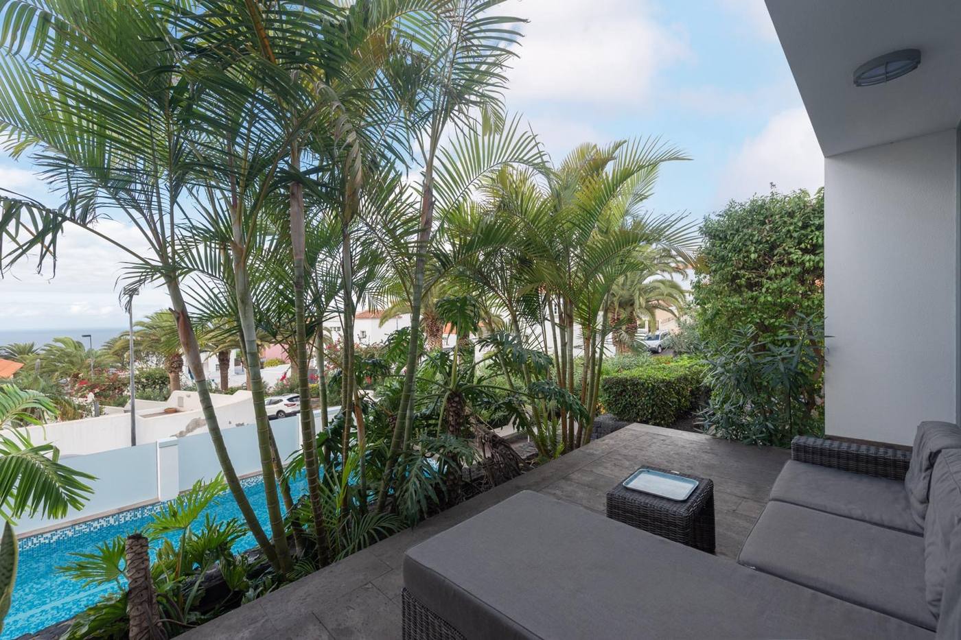 Modern Villa with 15-metre Pool — 54